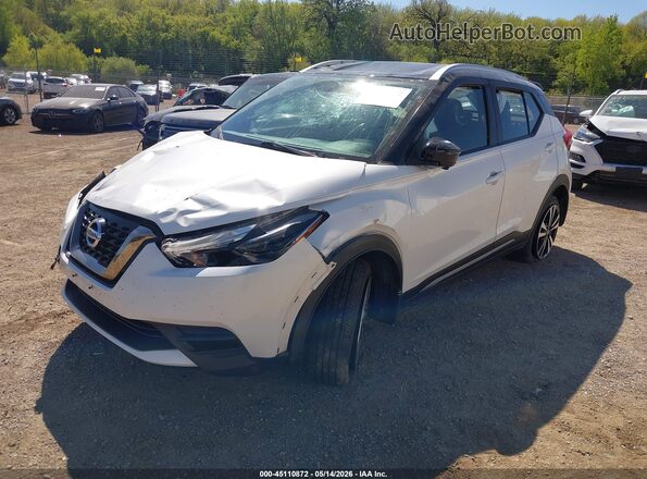 3N1CP5CU2KL537238 2019 NISSAN KICKS Белый Передняя левая четверть
