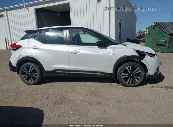 3N1CP5CU2KL537238 2019 NISSAN KICKS Белый Вид задней части салона