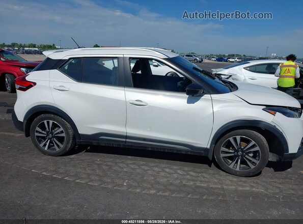 3N1CP5CU3KL532615 2019 NISSAN KICKS Белый Вид задней части салона