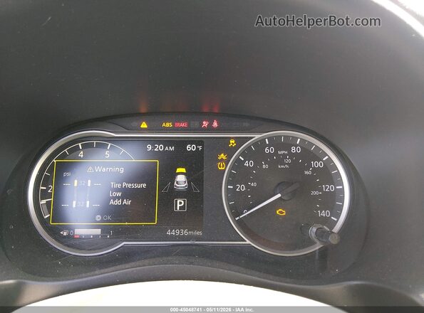 3N1CP5CU5JL509447 2018 NISSAN KICKS Silver Widok tylnych siedzeń