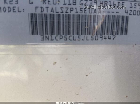 3N1CP5CU5JL509447 2018 NISSAN KICKS Silver Widok komory silnika