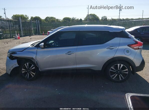 3N1CP5CU5JL509447 2018 NISSAN KICKS Silver Widok wnętrza 360 stopni