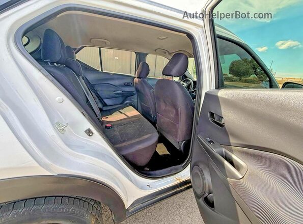 3N1CP5CU6JL540111 2018 NISSAN KICKS White Вид ззаду