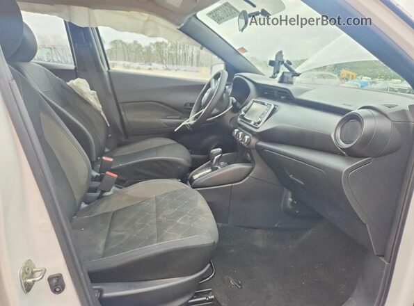 3N1CP5CU6KL520863 2019 NISSAN KICKS White Front interior view