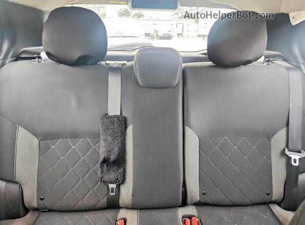 3N1CP5CU6KL520863 2019 NISSAN KICKS White Rear seats view