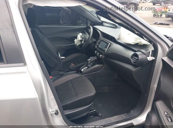 3N1CP5CU6KL565091 2019 NISSAN KICKS Серебряный Вид салона спереди