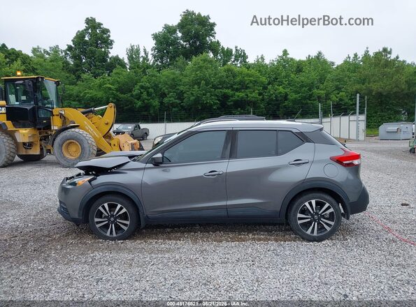 3N1CP5CU8JL512388 2018 NISSAN KICKS Серый Вид задней части салона