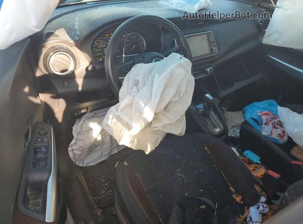 3N1CP5CU8JL528994 2018 NISSAN KICKS Silver Widok deski rozdzielczej