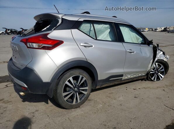 3N1CP5CU8JL528994 2018 NISSAN KICKS Silver Tył prawy
