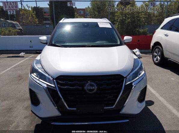 3N1CP5CV2RL483488 2024 NISSAN KICKS White Widok wnętrza z tyłu