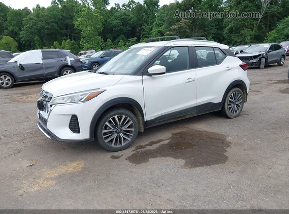 3N1CP5CV7NL486770 2022 NISSAN KICKS Белый Передняя левая четверть