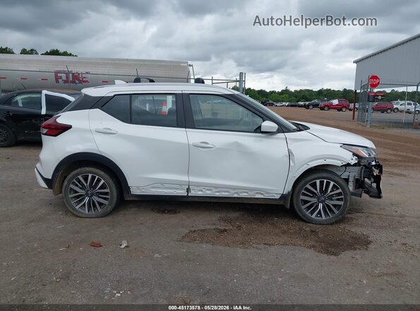 3N1CP5CV7NL486770 2022 NISSAN KICKS Белый Вид задней части салона