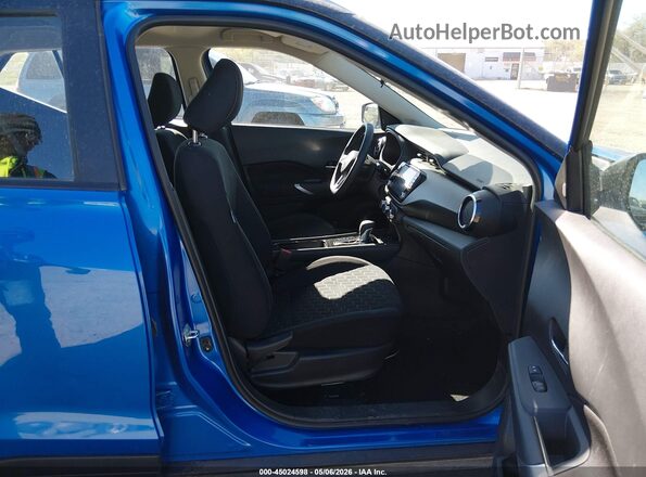 3N1CP5CV7PL533377 2023 NISSAN KICKS Blue Вид салону спереду