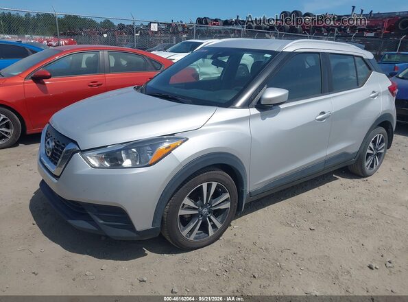 3N1CP5CV9LL568223 2020 NISSAN KICKS Silver წინა მარცხენა ხედი სამი მეოთხედიდან