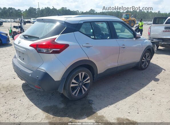 3N1CP5CV9LL568223 2020 NISSAN KICKS Silver Trasero derecho