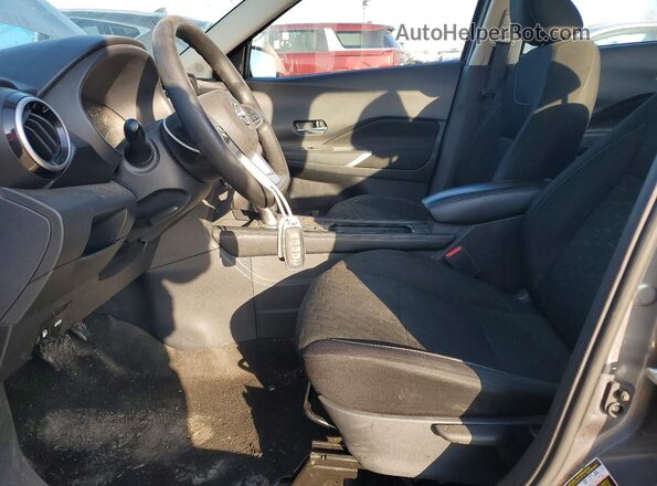 3N1CP5CVXRL571575 2024 NISSAN KICKS Gray Вид салону спереду