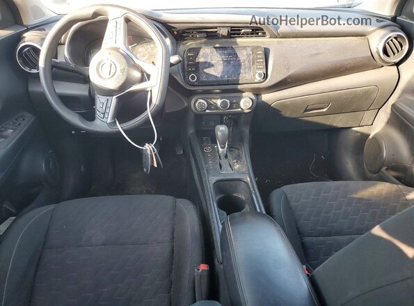 3N1CP5CVXRL571575 2024 NISSAN KICKS Gray Вид панелі приладів