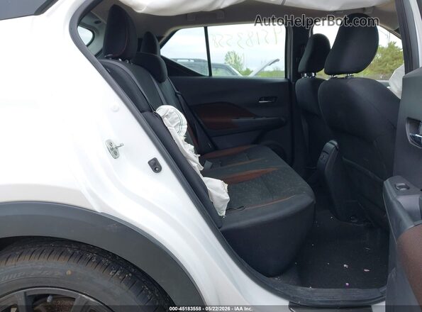 3N1CP5DV0ML558759 2021 NISSAN KICKS White VIN կոդի պիտակի տեսք