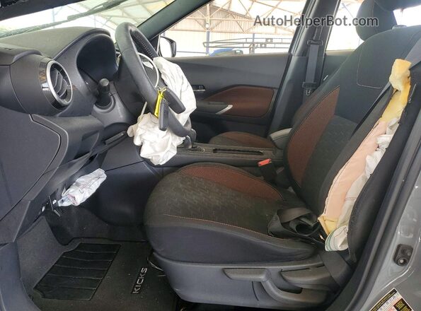 3N1CP5DV2RL538469 2024 NISSAN KICKS Gray წინა სალონის ხედი