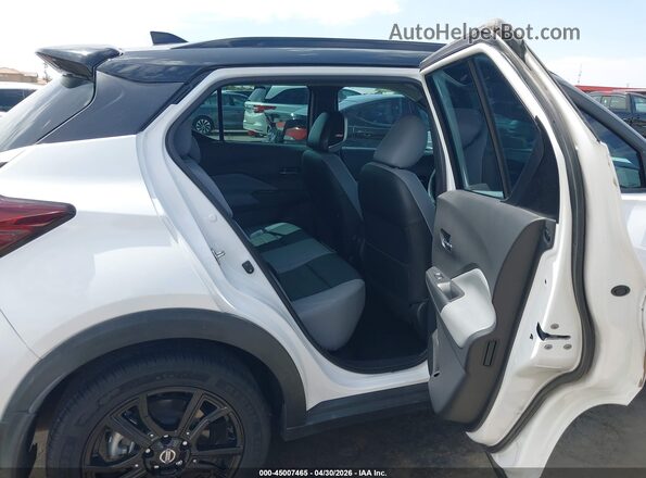 3N1CP5DV8ML477718 2021 NISSAN KICKS White VIN კოდის სტიკერის ხედი