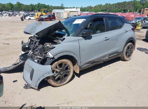 3N1CP5DV8PL490179 2023 NISSAN KICKS Silver წინა მარცხენა ხედი სამი მეოთხედიდან