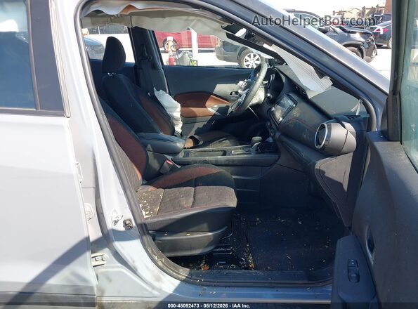 3N1CP5DV8PL551711 2023 NISSAN KICKS Gray Front interior view