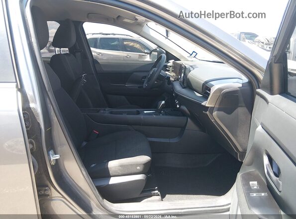 3N8AP6BA9SL336328 2025 NISSAN KICKS Gray Vista interior delantera