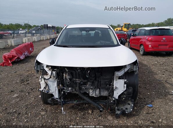 3N8AP6BB0SL324917 2025 NISSAN KICKS White Rear interior view