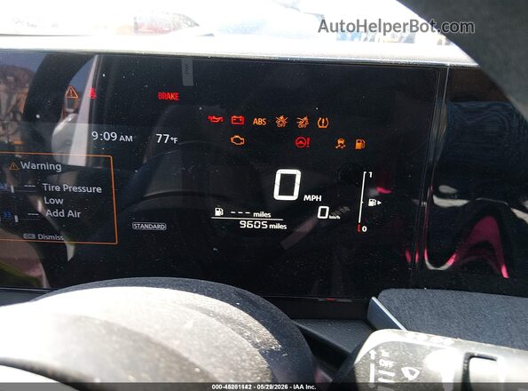 3N8AP6CA2SL425589 2025 NISSAN KICKS White Vista de los asientos traseros