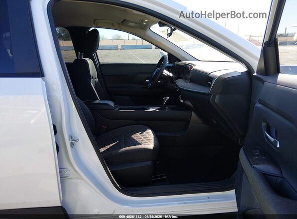 3N8AP6CA2SL425589 2025 NISSAN KICKS White Vista interior delantera