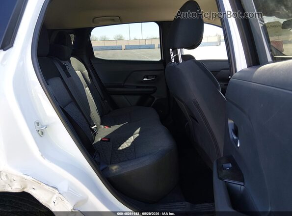 3N8AP6CA2SL425589 2025 NISSAN KICKS White Vista de la etiqueta del VIN