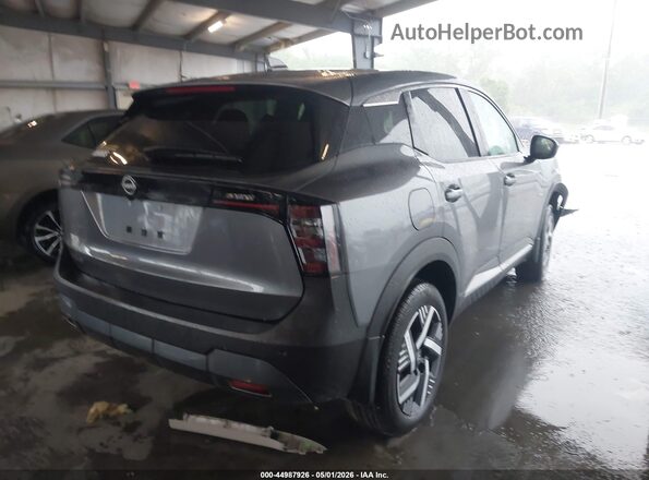 3N8AP6CA9SL398410 2025 NISSAN KICKS Gray Trasero derecho