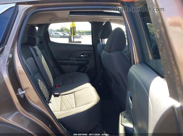 3N8AP6CB0SL431366 2025 NISSAN KICKS Brown Vista de la etiqueta del VIN