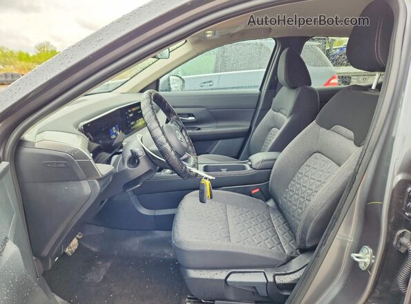 3N8AP6CB5SL425465 2025 NISSAN KICKS Gray Սալոնի դիմացի տեսք