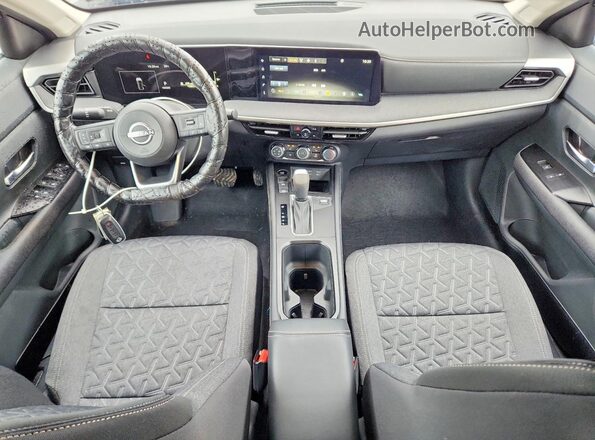 3N8AP6CB5SL425465 2025 NISSAN KICKS Gray Առջևի վահանակի տեսք
