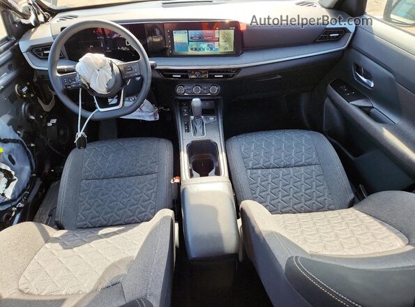 3N8AP6CB5SL437034 2025 NISSAN KICKS Gray Widok deski rozdzielczej