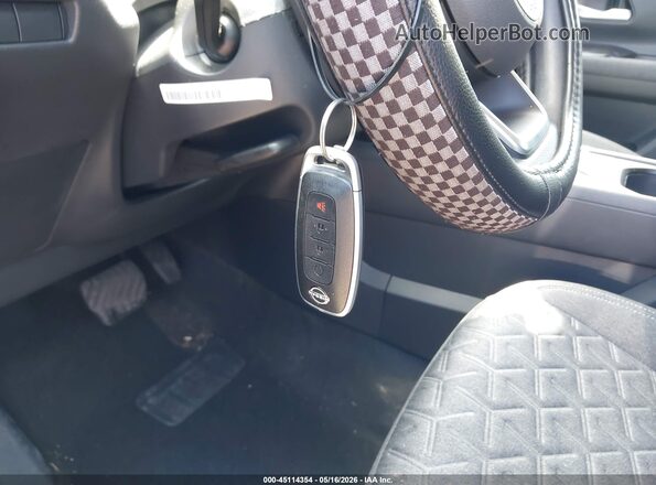 3N8AP6CB8TL323630 2026 NISSAN KICKS Red Widok deski rozdzielczej