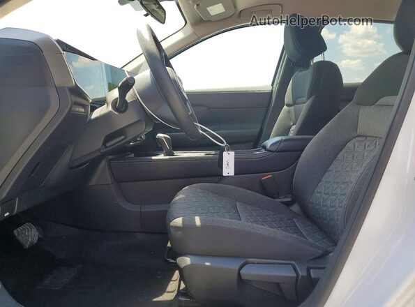 3N8AP6CB9SL349376 2025 NISSAN KICKS White Вид салону спереду