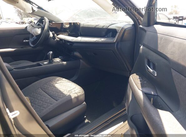 3N8AP6CE7TL321880 2026 NISSAN KICKS Silver Вид салону спереду