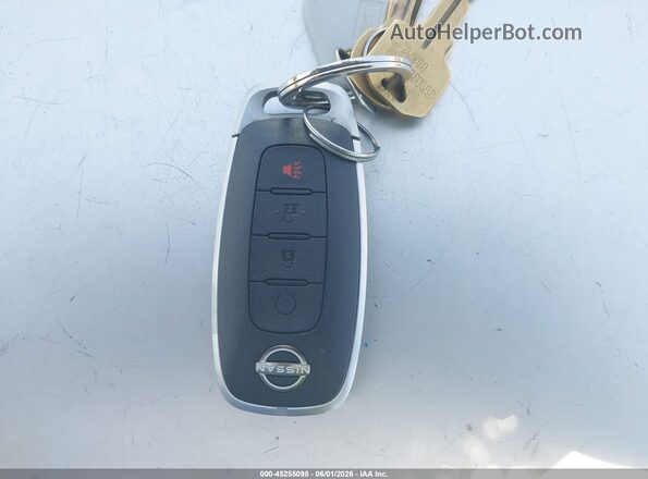 3N8AP6CE7TL321880 2026 NISSAN KICKS Silver Вид панелі приладів