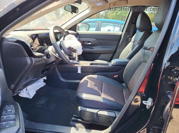3N8AP6DA1TL360511 2026 NISSAN KICKS Black Widok wnętrza z przodu