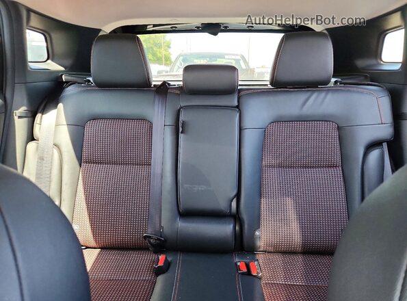 3N8AP6DA1TL360511 2026 NISSAN KICKS Black Widok tylnych siedzeń
