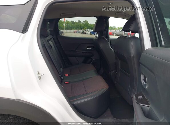 3N8AP6DAXSL430621 2025 NISSAN KICKS White VIN sticker view