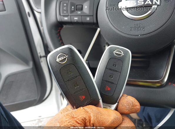 3N8AP6DAXSL430621 2025 NISSAN KICKS White Dashboard view