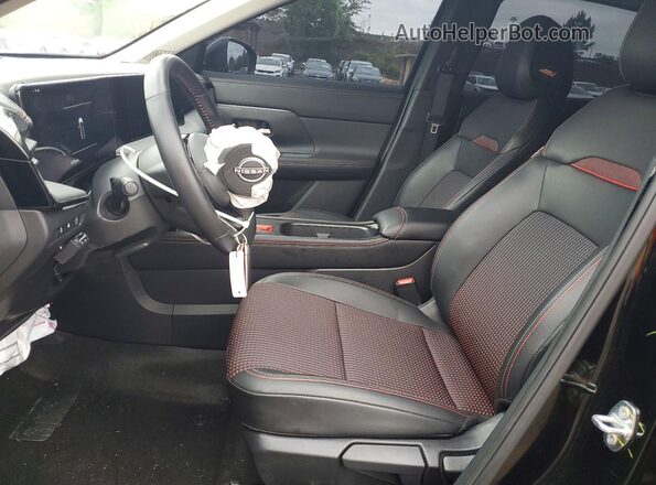 3N8AP6DC3SL409398 2025 NISSAN KICKS Black Вид салону спереду