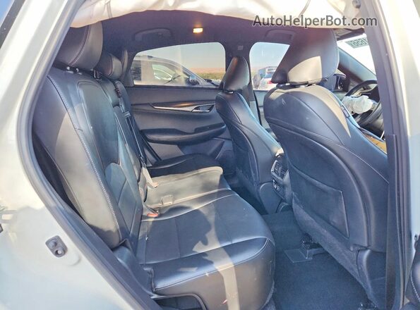 3PCAJ5J35NF101034 2022 INFINITI QX55 White Vista interior trasera