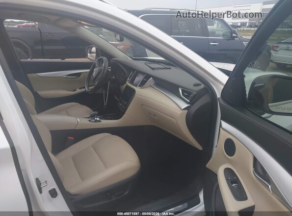 3PCAJ5M13LF101184 2020 INFINITI QX50 Белый Вид салона спереди
