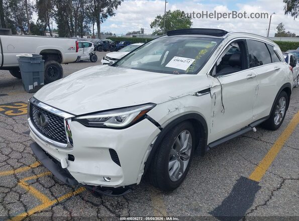 3PCAJ5M17LF114195 2020 INFINITI QX50 White Widok z przodu