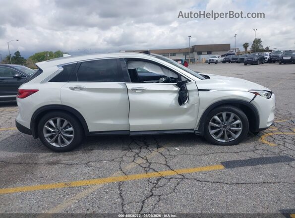 3PCAJ5M17LF114195 2020 INFINITI QX50 White Widok wnętrza 360 stopni