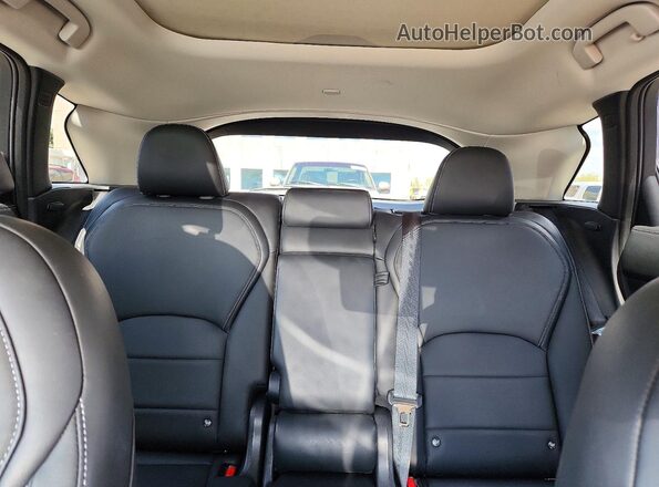 3PCAJ5M38LF104700 2020 INFINITI QX50 White Rear seats view